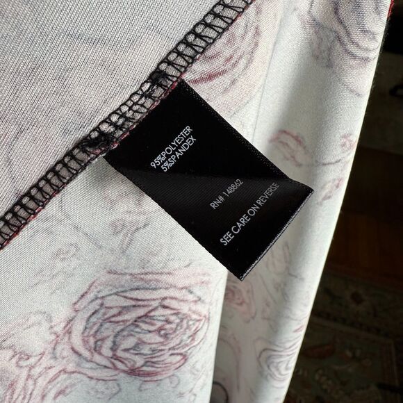 Torrid Mini Dress Size 1 (1X) Black Red Roses Sweetheart Neckline Sleeveless - Picture 9 of 10